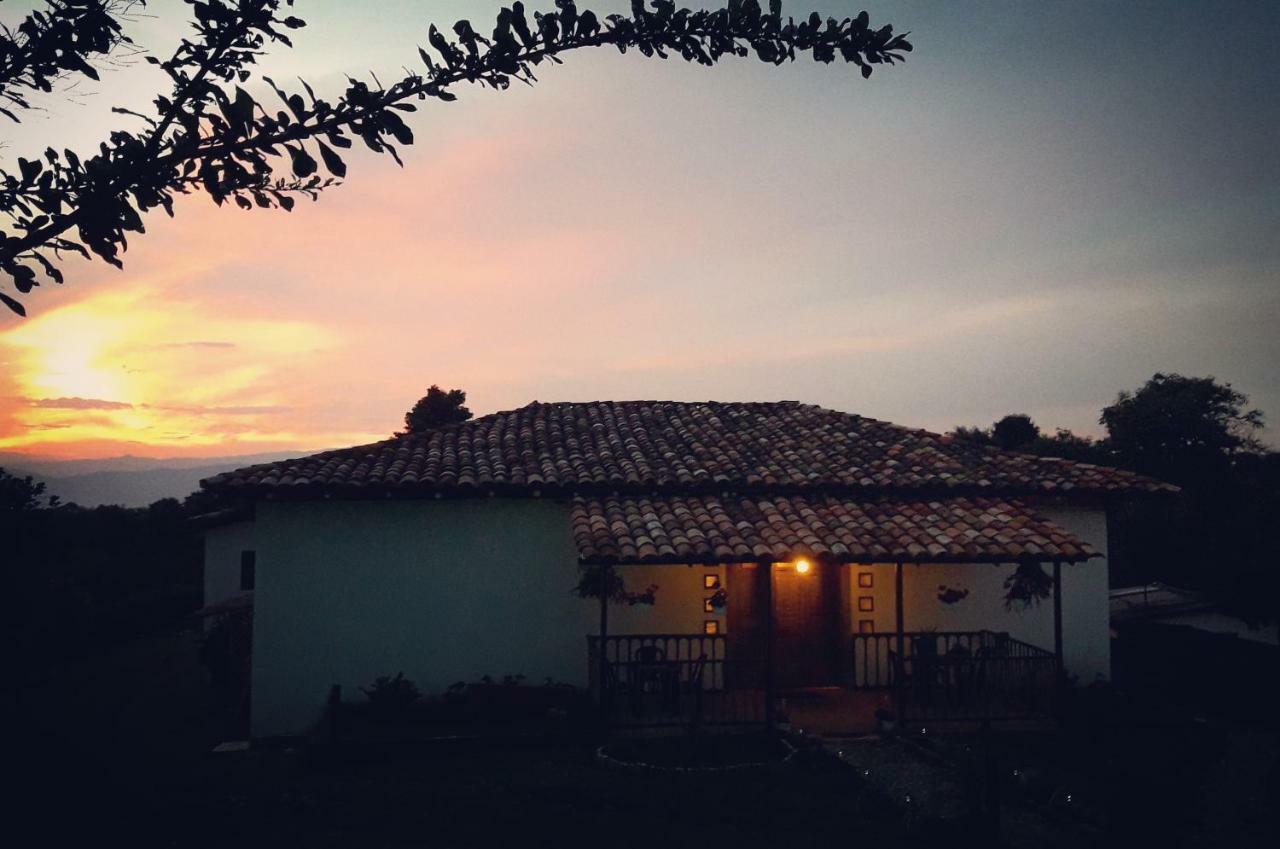 Villa Hacienda Cafetera La Gaviota Chinchiná Esterno foto