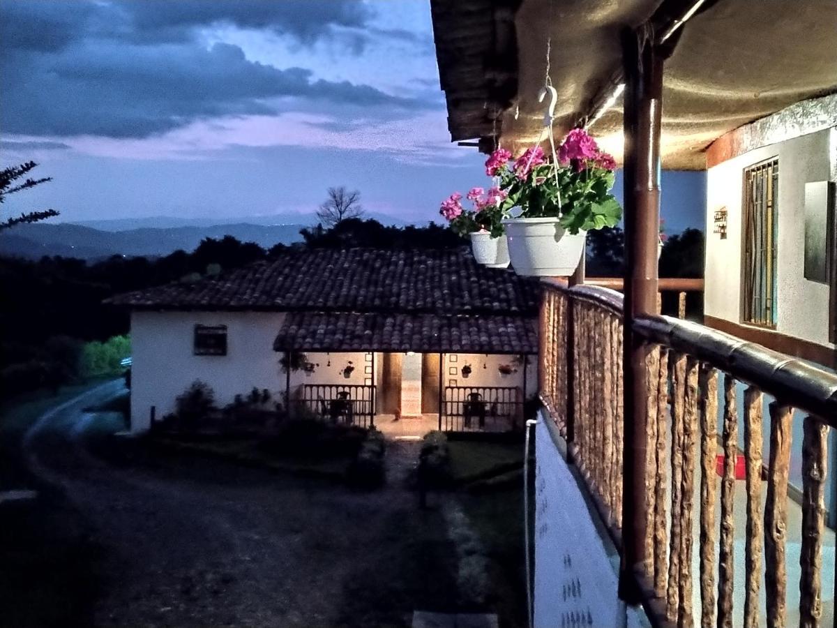 Villa Hacienda Cafetera La Gaviota Chinchiná Esterno foto